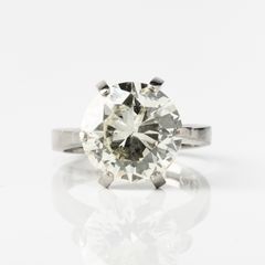 SOLITAIRE RING, 18K white gold set with a 6.55-carat diamond, S:t Erik’s silversmith, Stockholm, 1987.