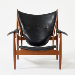 FINN JUHL. “Chieftain Chair” (“Høvdingestolen”), armchair, Niels Vodder, Denmark, circa 1960, teak and leather.