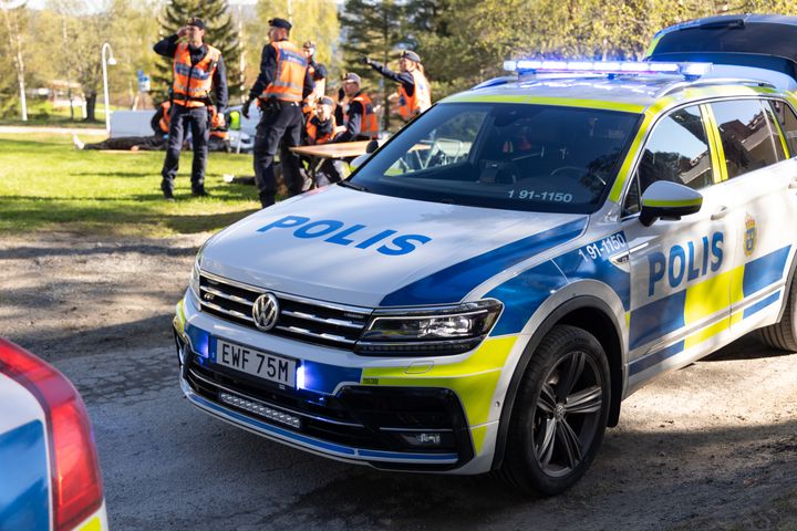 Resultaten av avhandlingen visar att säkerhetsåtgärder ofta prioriteras på bekostnad av förebyggande insatser och demokratistärkande arbete.