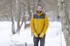 Foto på Gerard Rocher-Ros utomhus på vintern