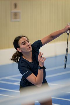 Romina Olyaee – badmintonstjärnan som siktar på guld i Umeå universitets dokumentärserie Hallå Campus.