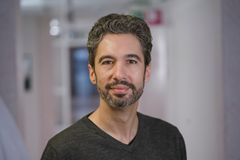 Professor Felipe Cavas erhållna anslag från NIH lyfter fram styrkan i Umeå universitets internationella forskningsmiljö inom infektionsbiologi och värdet av långsiktiga samarbeten.