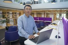 Weizhuo Lu, professor vid Institutionen för tillämpad fysik och elektronik, Umeå universitet.