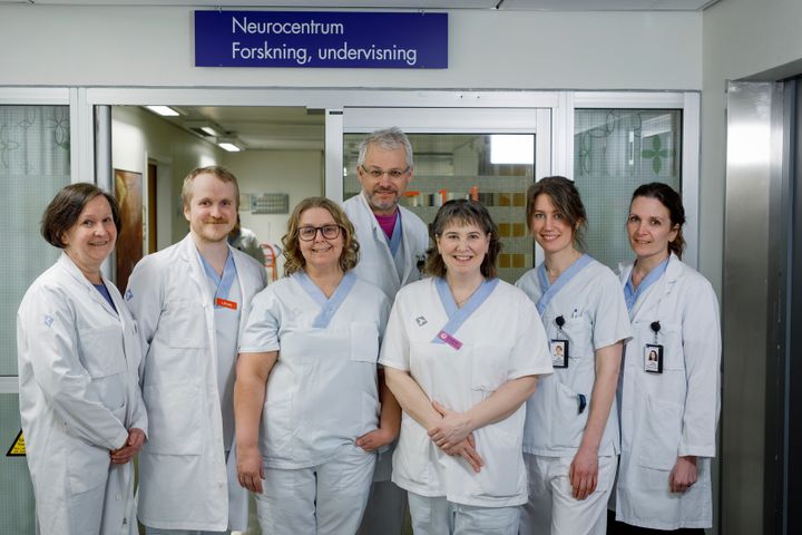 Gruppbild av medicinsk personal på Norrlands universitetssjukhus.