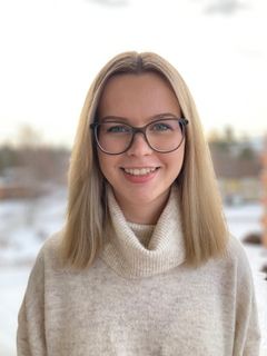 Porträtt av Olivia Gästgivars.