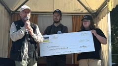 Erik Hirschfeld, VD och delägare av AviFauna, Hugo Karlström och Maja från Ungdomsskådarna.