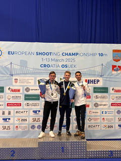 Jesper Johansson överst på pallen