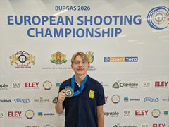 15-årige Ture Thomsson tog EM-silver i luftpistol vid U16/U18-mästerskapen i Burgas – Sveriges första mästerskapsmedalj i grenen sedan 2010.