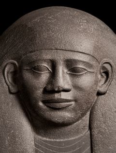 Närbild av Taperets sarkofag.