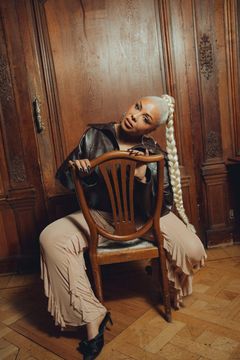 Mapei kommer till Världskulturmuseet. Hon har jobbat med stora namn som Swedish House Mafia, Timbuktu och Robyn.