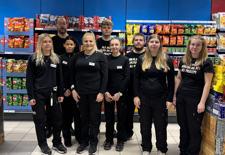 ÖoB Rotebro-teamet. Från vänster: Evelina Wilhelmsson, Johannes Augustsson, Natalie Eriksson, Mira Gorancic (VHC), William Hafvenström, Rima Jawas, Mattias Dahlin, Hanna Carlenstam och Meja Söderman.