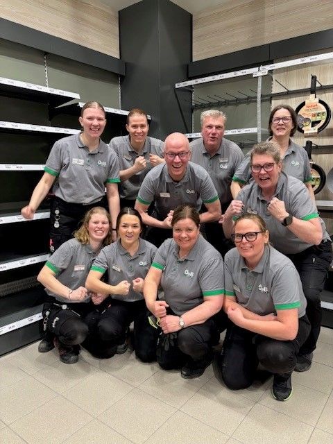 ÖoB Vimmerby-teamet. Bakre raden från vänster: Alva Johansson, Hanna Ericsson, Håkan Ericsson, Jan Aspeteg, Marlen Blomgren och Tina Carlström. Främre raden från vänster: Lisa Axelsson, Jonna Söderberg, Anna Svensson och Kristina Stjernström