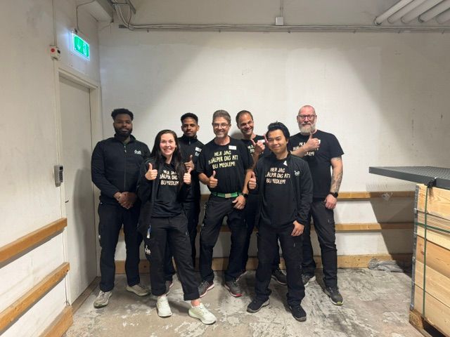 Från vänster bakre raden Dawit Girmay, Samiel Tesfom, Lars Larsson VHC, Anders Norgren, Mickey Sigerud. Främre raden Johanna Ludvigsson, Piyaphon Not Thiangthumno.