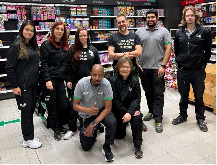 Team Gränby. Från vänster: Liza Bjärkelöv, Ann-Charlotte Persson, Joakim Engblom, Zhoobin Kokabidanesh, Emil Ferngren Wellstö, Rokhsar Safi. Sittande: VHC Mohamed Ali Ibrahim, Ulrika Jansson