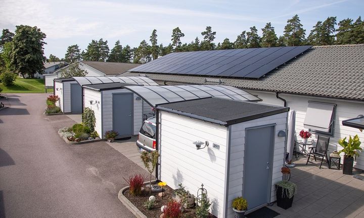 Marknaden för solceller växte explosionsartat i spåren av energikrisen. Genom att välja en certifierad leverantör minimerar du riskerna för både din anläggning och plånbok.