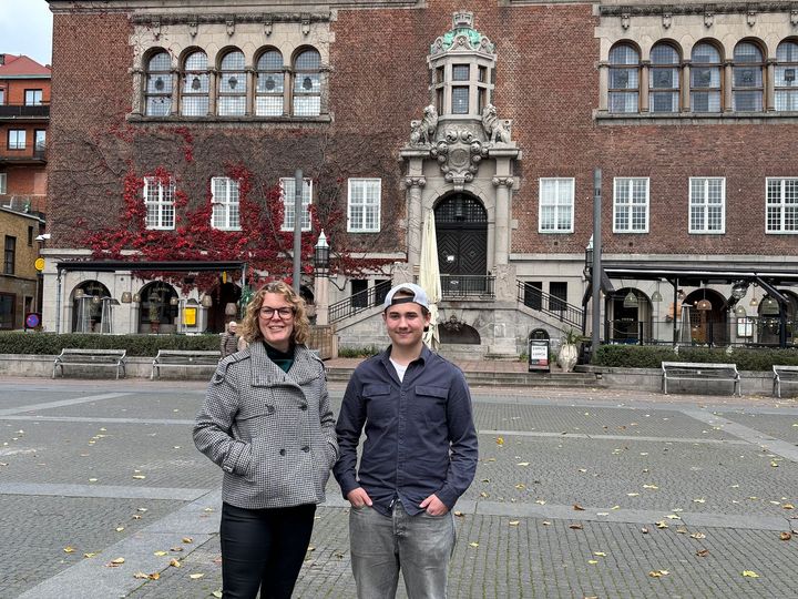 Anna Liljenby och Matteo Zangaro på Stora torget i Borås