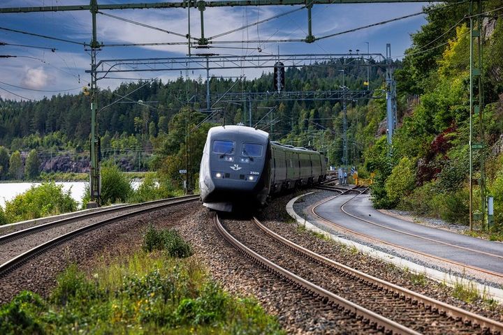 Räknas passagerarnas totala restid går det snabbare att ta SJs snabbtåg än flyget mellan Göteborg och Stockholm.