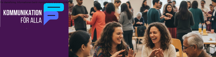 Kommunikation för alla logotyp och en bild av en stor lokal där personer använder teckenspråk