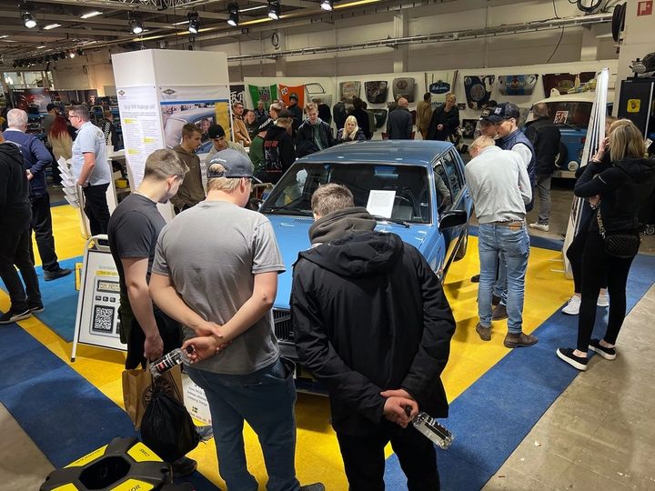 En orörd Volvo 740 GL väckte stort intresse bland såväl yngre som äldre besökare i Motorhistoriska Riksförbundets monter i hall C.