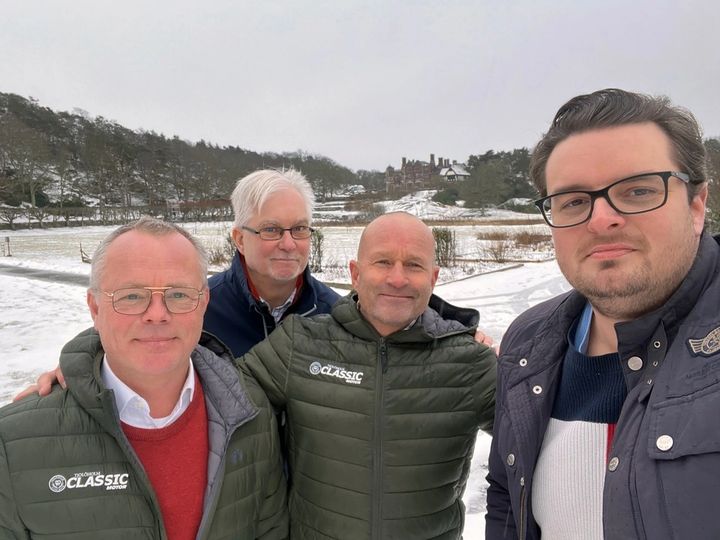 Samlade framför Tjolöholms slott och ängar från vänster: Niklas Nedrén, IFK Fjärås, Bo Lindman, MHRF, Fredrik Dahlgren, TCM, och Karl Ask, MHRF.