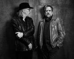 Last Plane Out - pressbild