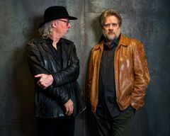 Last Plane Out - pressbild