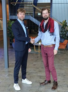 Filip Zackrisson (L), ordförande i Utbildnings- och arbetsmarknadsnämnden, Varberg, och Axel Storckenfeldt (M), ordförande i nämnden för Gymnasium & Arbetsmarknad, Kungsbacka.