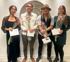 Årets stipendiater, fr.v. Efia Abu, Truls Tykesson, Will Oaks och Dianna Bennekov LÆRKE. Josefin Berger och Adelin Jonasson saknas på bild.