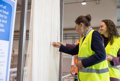 Kronprinsessan Victoria med Anna Nilsdotter, generalsekreterare WaterAid