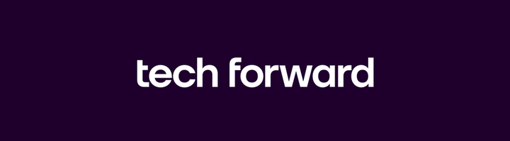 Vit text ”tech forward” på mörklila bakgrund.