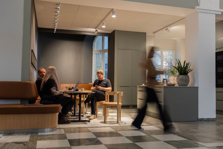 Emrahus kontor, där sommarcaféet kommer hålla öppet.