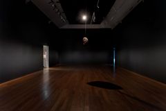 Artist: Alicja Kwade
Title: The Heavy Light
Year: 2021