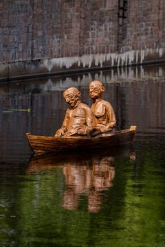 Artist: Heli Ryhänen
Title: The Wind is Turning Towards the East
Year: 2013/24