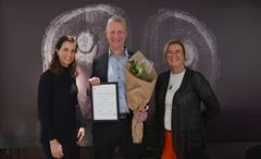 Linda Alverbäck-Labberton, Country Medical Lead Sweden, Pfizer, professor Carl Turesson och Lotta Håkansson, förbundsordförande, Reumatikerförbundet.