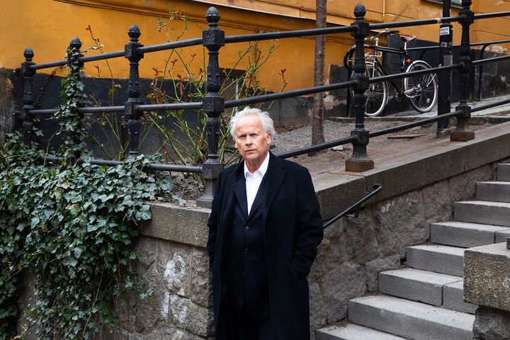 Lika hedrande som uppfodrande, säger Klas Östergren om att få pris av Svenska Freds