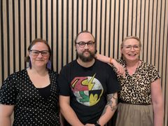 Fd ordförande Anna Bergkvist, generalsekreterare Tjarls Metzmaa och nyvalde ordförande Anna-Maria Watz