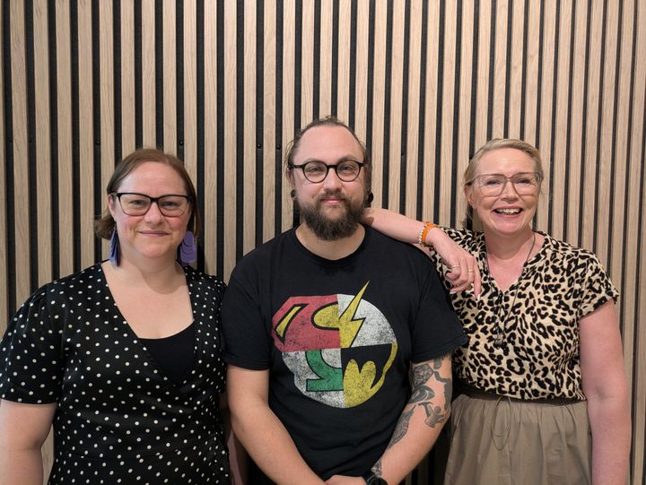 Fd ordförande Anna Bergkvist, generalsekreterare Tjarls Metzmaa och nyvalde ordförande Anna-Maria Watz