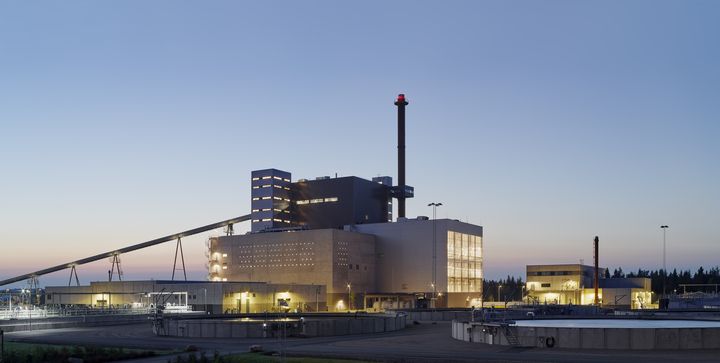 Kraftvärmeverket tillför indirekt en mycket stor nytta, genom att elproduktionen normalt maximeras då behovet av el är som störst.