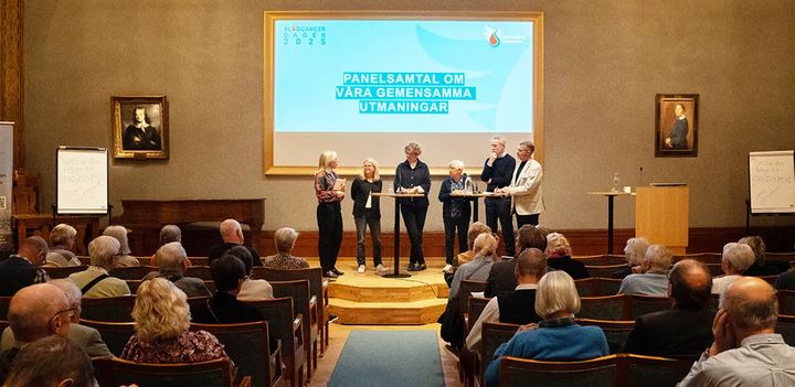 Eniga paneldeltagarna på första Blodcancerdagen: Det krävs en radikal förändring av vårdbyråkratin för att bejaka den framgångsrika forskningen, som skapar nya revolutionerande läkemedelsbehandlingar. (Fr.v.) Sofia Segergren BLCF, Helena Brändström SKR, Mef Nilbert professor, Margareta Haag NMC, Peter Hovstadius Lif och Håkan Sjunnesson BLCF. Foto Tomas Enqvist Progress PR