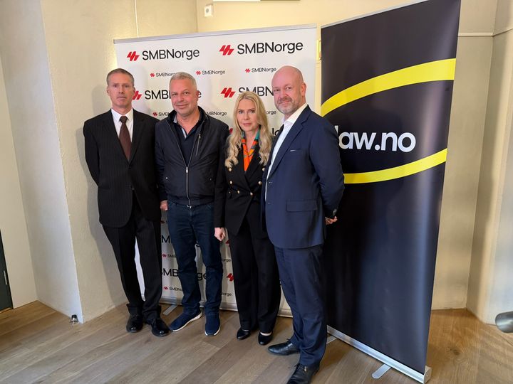 Från vänster: advokat/delägare Leif Sandtorv law.no Advokatfirma AS, Lars Oscar Øvstegård, advokat/delägare Trude Helberg law.no Advokatfirma AS och VD för SMB Norge Jørund Rytman.