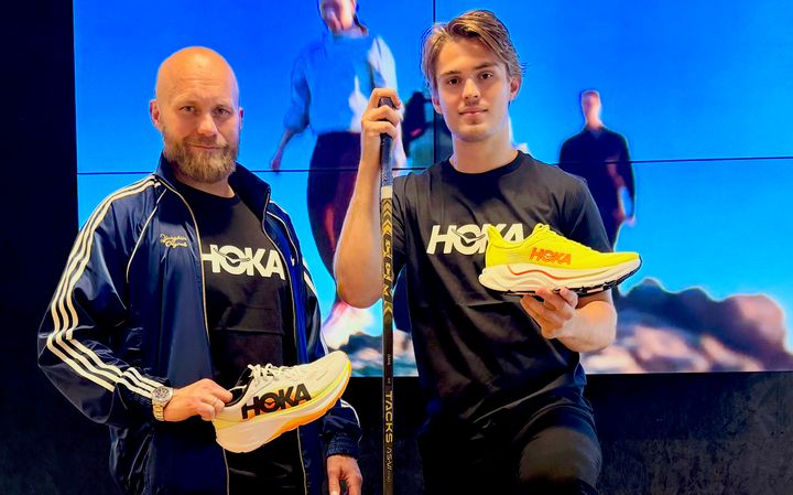 Hockeyhjältarna Patrick Thoresen (t.v.) och Håvard Salsten (t.h.) spelar en central roll i avtalet mellan HOKA och den svenska storklubben Djurgården. Foto: HOKA/Run AS