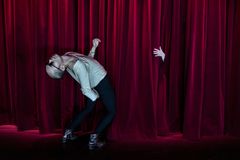 "May Fall" i koreografi av Aristide Rontini har premiär på Skånes Dansteater 30 januari 2026. Dansare i bild: Michael Marquez