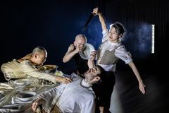 "May Fall" i koreografi av Aristide Rontini har premiär på Skånes Dansteater 30 januari 2026. Dansare i bild: Michael Marquez, Samuel Denton, Facundo Ebenegger, Hazuki Kojima.