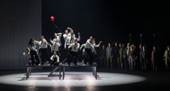 Wing Ding i koreografi av Lidia Wos. Premiär på Malmö Opera 10 maj 2025. Skånes Dansteater, Malmö Operaorkester, Malmö Operakör.