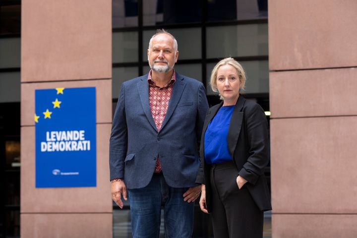 Jonas Sjöstedt och Hanna Gedin EU-parlamentariker för Vänsterpartiet.