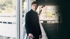 Maxime Pascal, chefsdirigent Helsingborgs Symfoniorkester. Helsingborgs Konserthus 240905