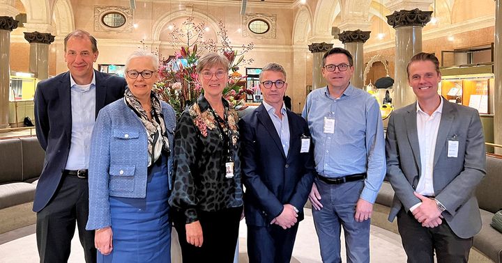 Från vänster Jacob Lamberg, Caroline Drabe, Ulrika Heie (trafikutskottets ordförande) Lars Bergmark, Peter Bryntesson och Richard Andermyr.