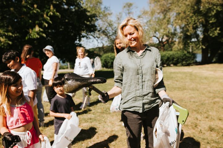 I lördags gick hela Sverige ut för att plocka skräp. Foto: Håll Sverige Rent / Emma Grann