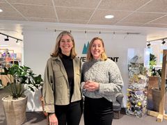 Josefin Carlring (höger) är ny vd för Håll Sverige Rent och efterträder Johanna Ragnartz (vänster), som går i pension.