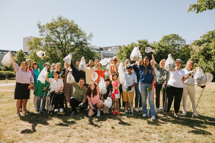 Den 20 september, i samband med FN:s internationella World Cleanup Day, går människor över hela Sverige ut för att plocka skräp.